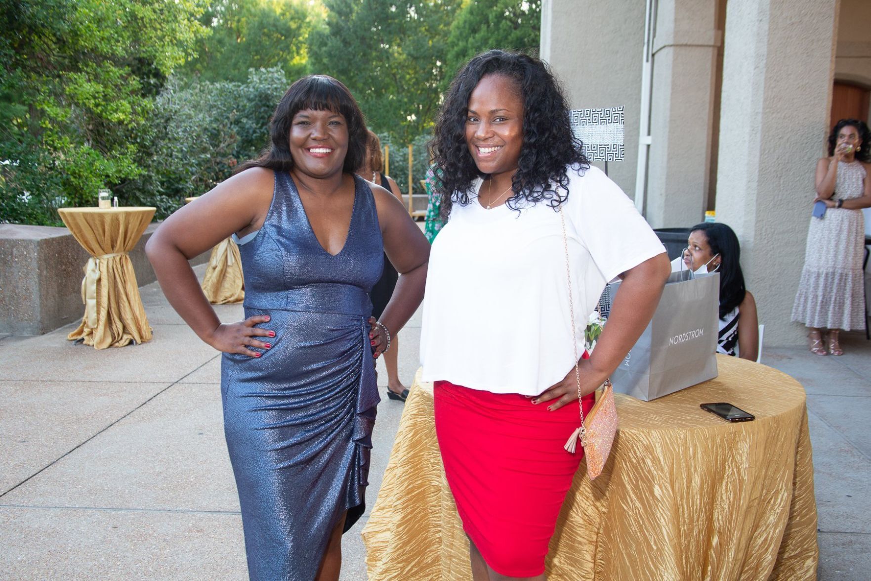 Angelia Bills, Anika Porter